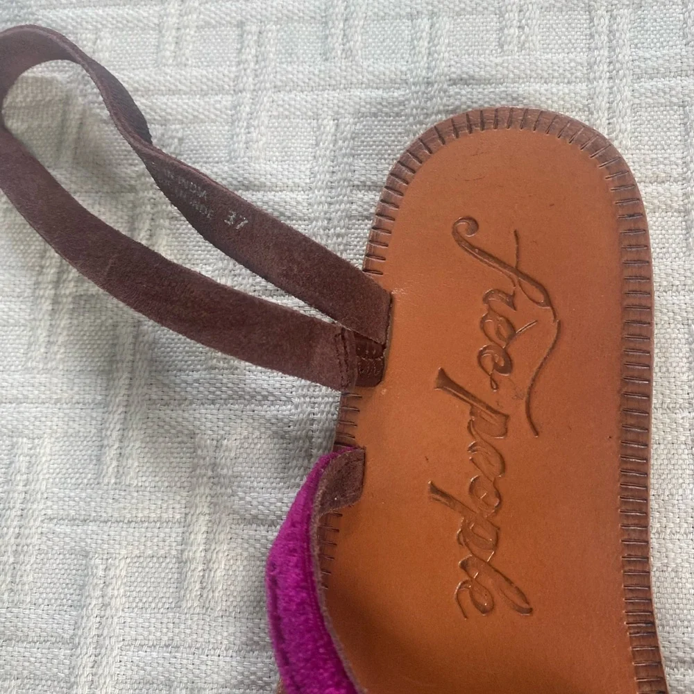 Free people velvet sandals. - Picture 8 of 10